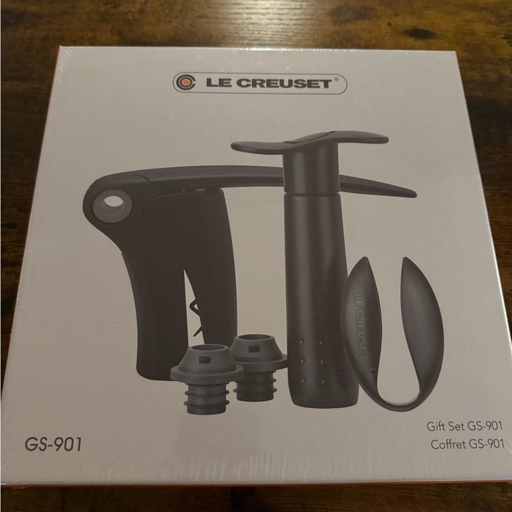 Le Creuset Black Wine Accessory Set